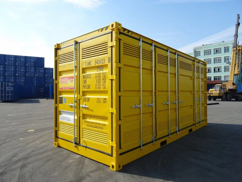 Gefahrgutcontainer mit Seitenöffnung